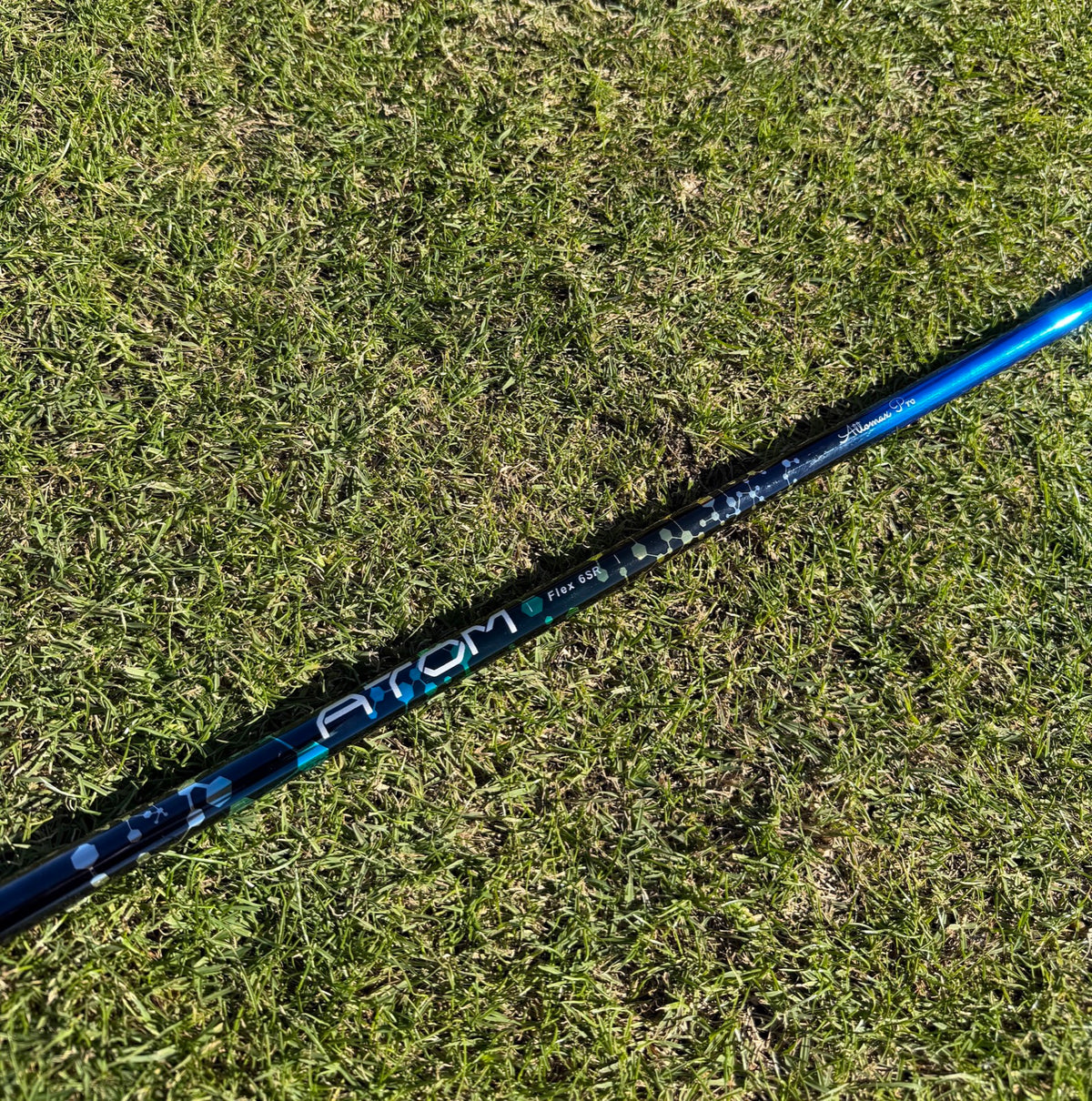 Attomax Pro ATOM Blue graphite golf shaft - manufacturer series photograph